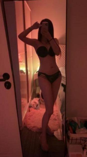 917-352-2212, 25  female escort, Manhattan