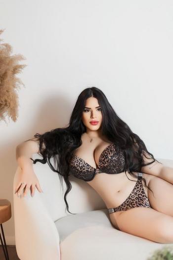 Camila, 20  female escort, Manhattan